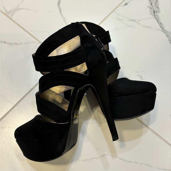 Qupid Black Heel Shoes (6.5) - Picture 1 of 3